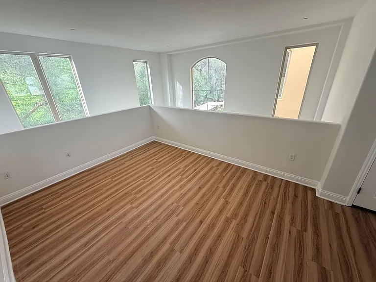 23130 Sherman Pl — Photo 13