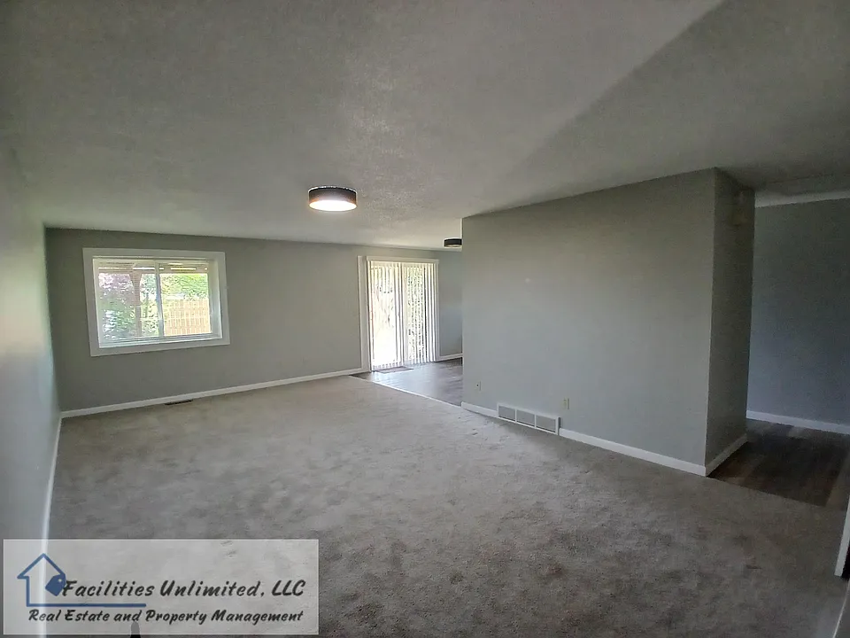 917 Silver Leaf Pl