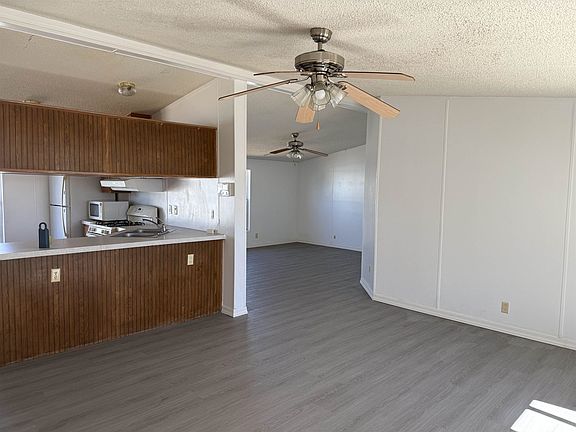 3rd image of 11776 S Betty Ln