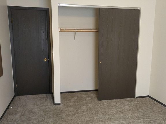 4th image of 1813 Treetop Dr APT 12B