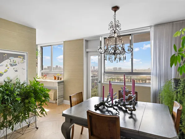 100 Manhattan Avenue 1517 image 1 of 48