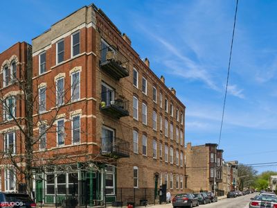 1322 W Huron St APT 4S, Chicago, IL, 60642