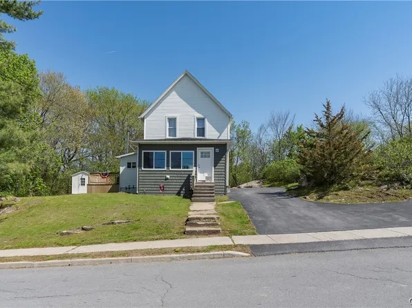 24 Bolton Ave, Alexandria Bay, NY 13607