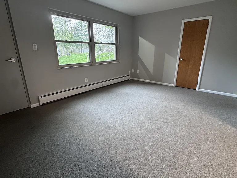 400 Riverside Dr #OVERLOOKBSMT1 — Photo 3