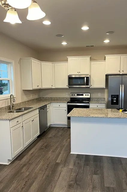 3 bed, 1700 sqft, $2,450 — Photo 4
