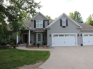 21135 Hidden Valley Loop, Lexington, IL 61753