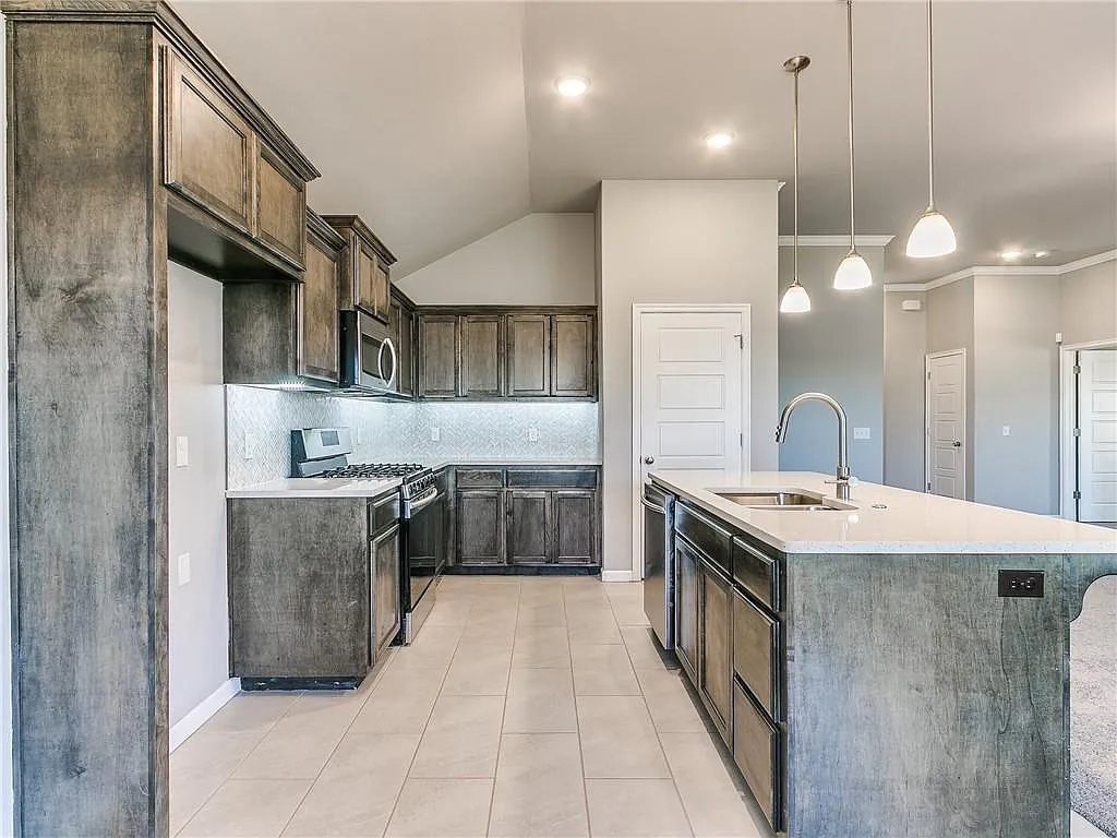 Building Photo - 15905 Capulet Dr