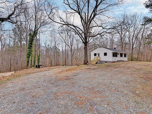 3rd image of 1026 Stewarts Rd