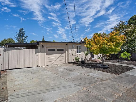 4th image of 745 Camellia Court