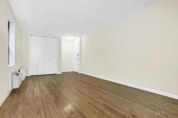 Rented by Anchor Associates | media 20