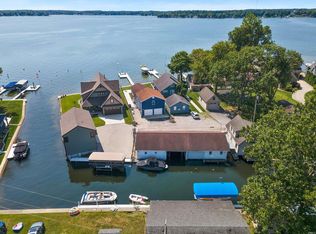 8199 E Rosella St, Syracuse, IN 46567