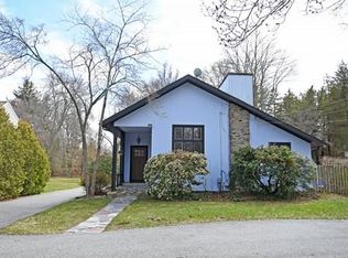 108 County Rd, Barrington, RI 02806