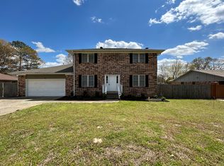 28 Club Rd, Jacksonville, AR 72076