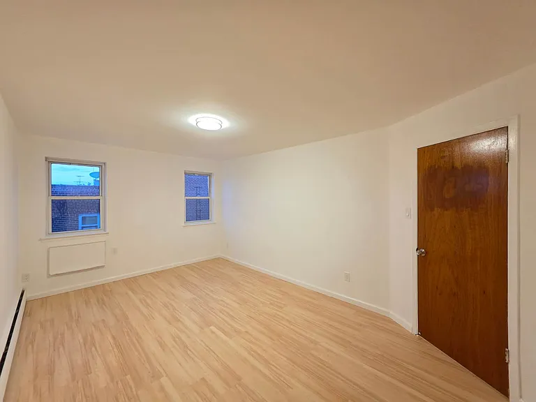 2605 Benson Ave #3 — Photo 11
