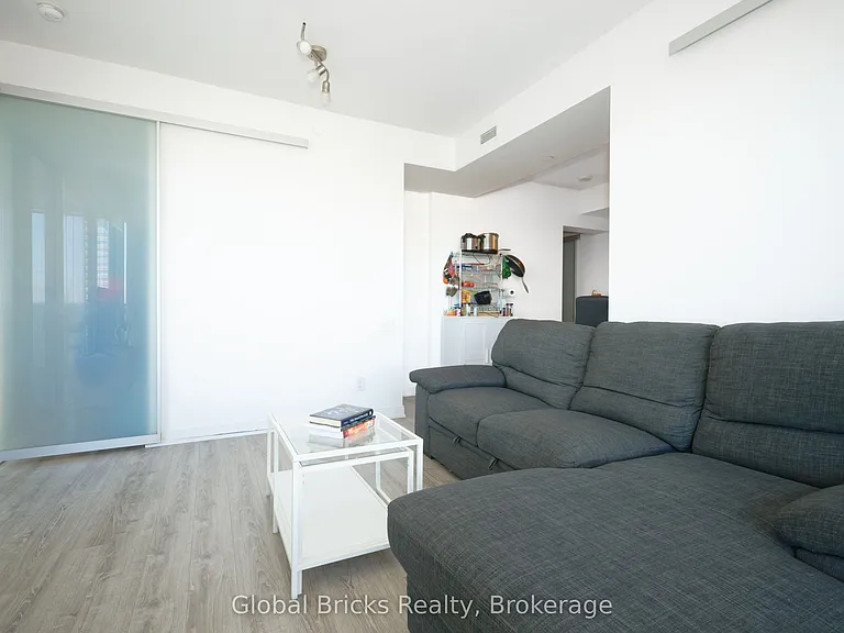 42 Charles St E #2509 — Photo 12