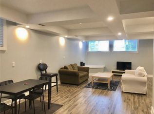 9 Wilton Cres #4A, Ottawa, ON K1S2T3