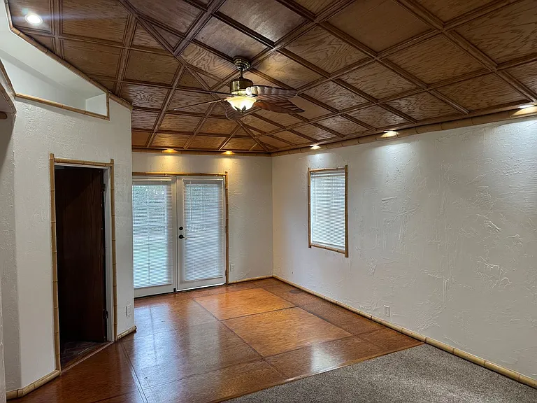 7925 Reading Ave — Photo 6