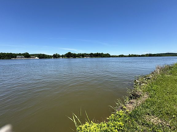 5th image of 1109 River Front Dr Lot 135
