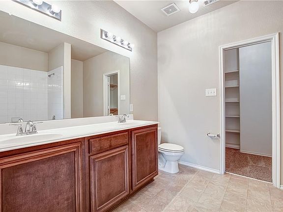 4th image of 1317 Silver Maple Ln
