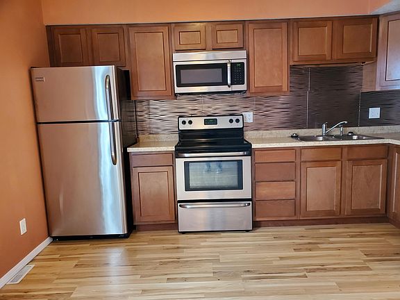 Kitchen - newer appliances