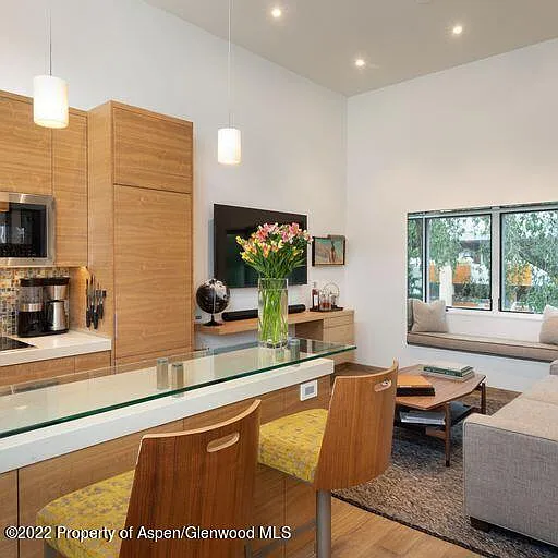 1 bed, 1.0 bath, 465 sqft, $8,500 — Photo 4