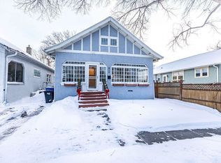 910 11th St S, Fargo, ND 58103