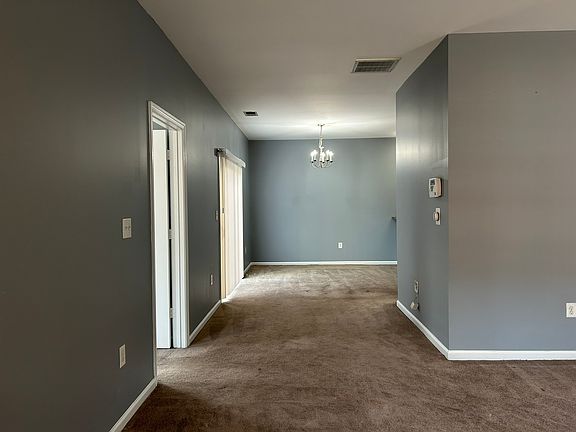 5th image of 2464 Leytonstone Dr