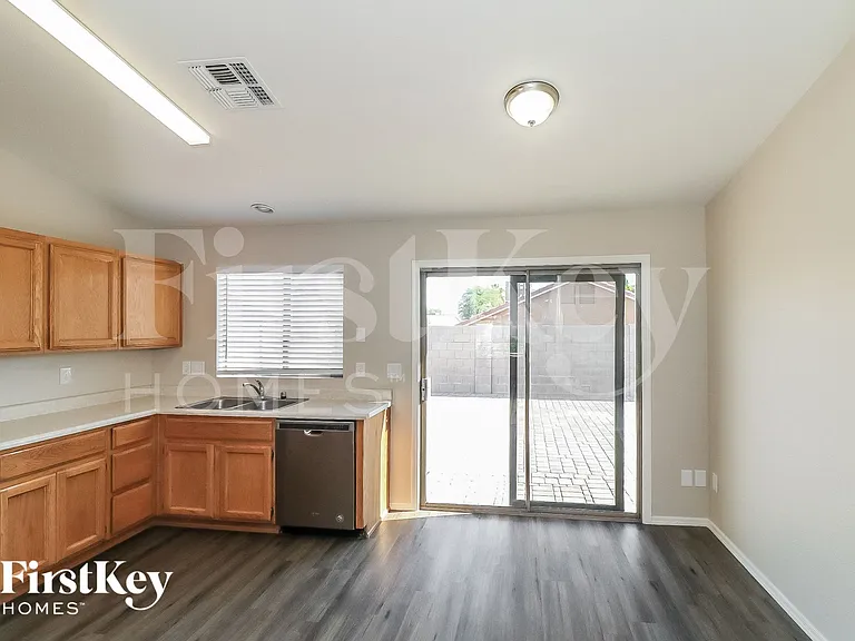11243 W Diana Ave — Photo 4