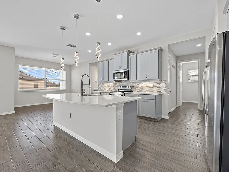 133 SW 37th Ave — Photo 16