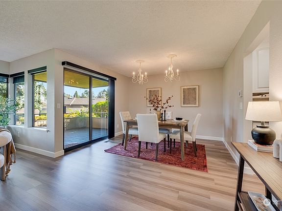 4th image of 10747 Glen Acres Drive S