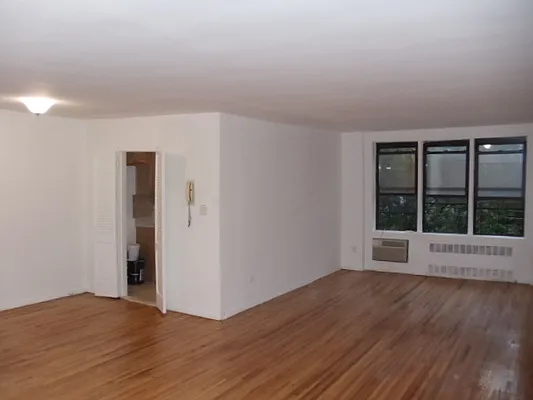 Rented by Realty on the Greene | media 3