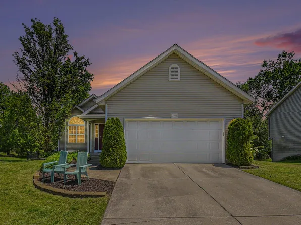 2561 Orchard View Dr NE, Grand Rapids, MI 49505