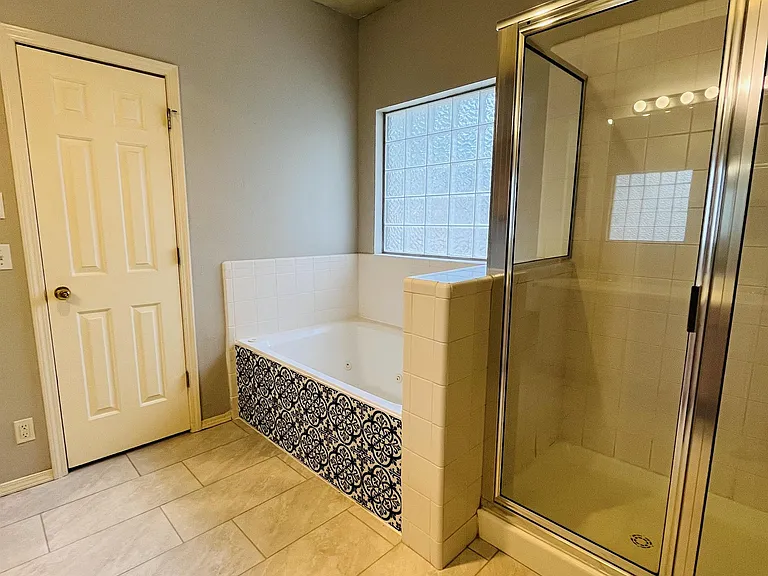1718 Windhill Ave #1 — Photo 7