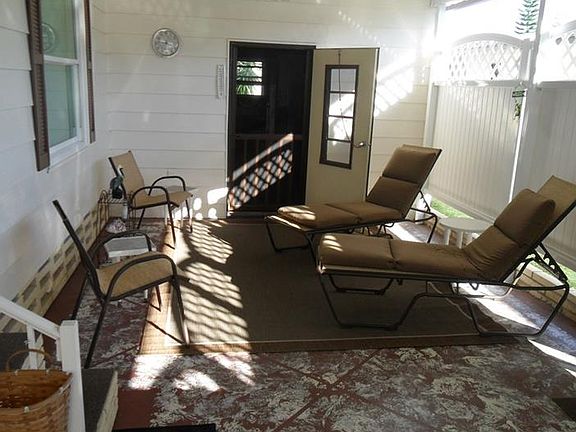 3rd image of 2055 Floral Ave