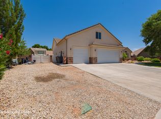 2070 Sagebrush Dr, Santa Clara, UT 84765