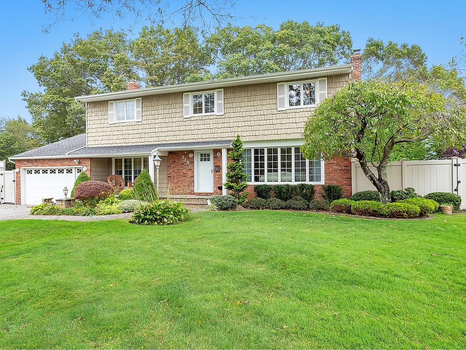 1st image of 6 Vanderbilt Ln