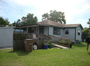 210 Woodall Dr, Beach City, TX 77523