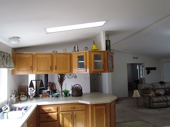 4th image of 325 Kinder Ave