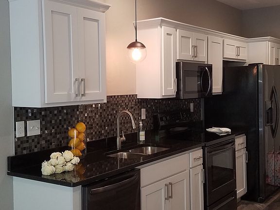 4th image of 135 Residence Ln #G