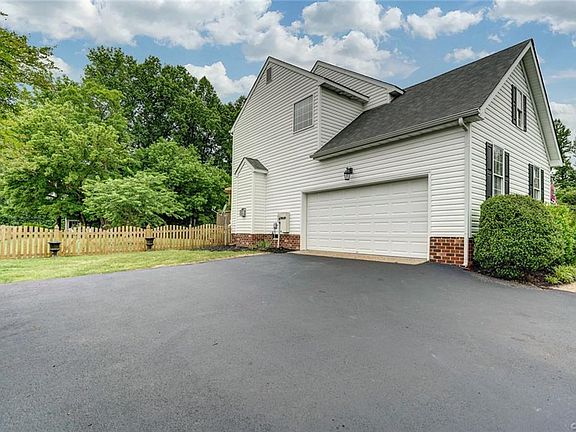 3rd image of 2036 Babbling Brooke Ln