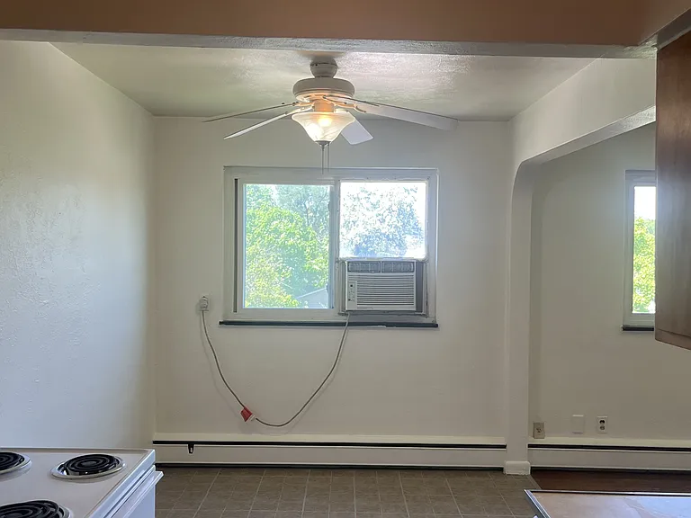 910 Cherry Dr #8 — Photo 3
