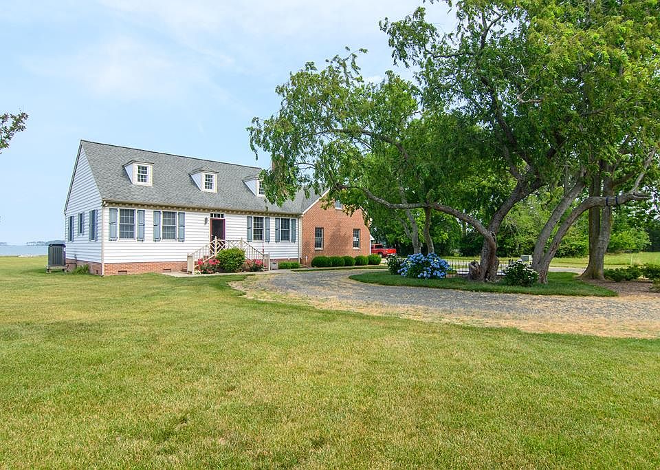 1st image of 15049 Blenheim Way