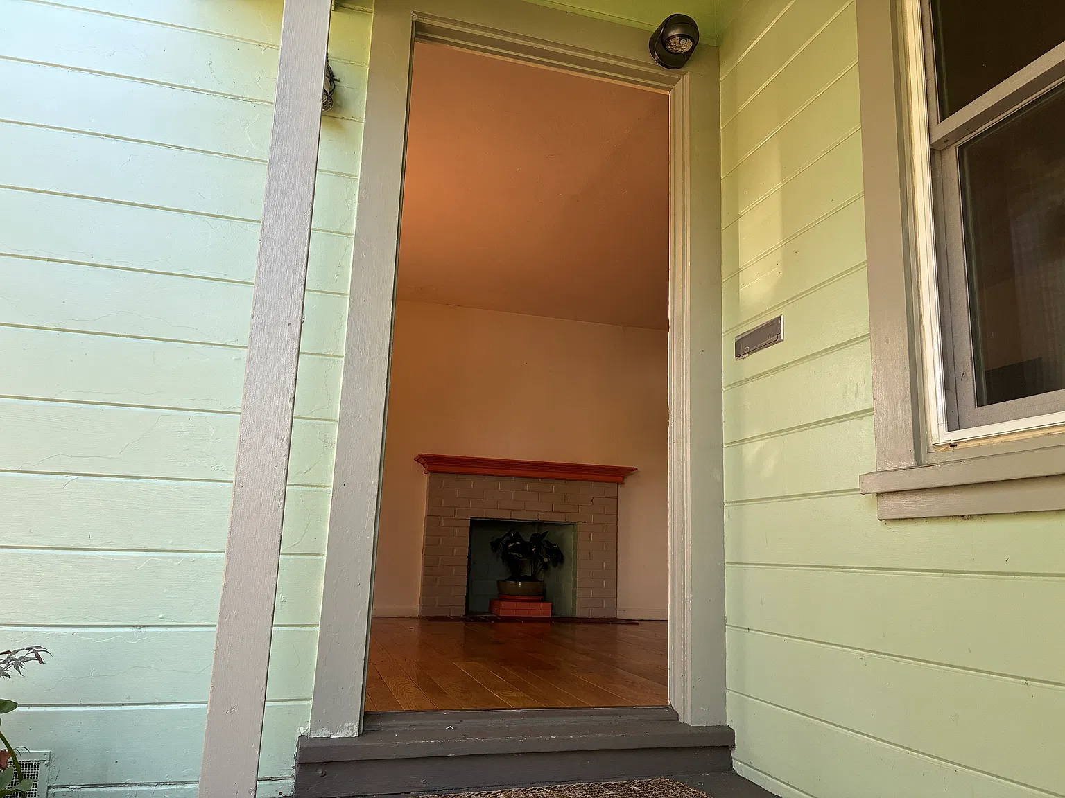 2 bed, 1100 sqft, $3,800 — Photo 2