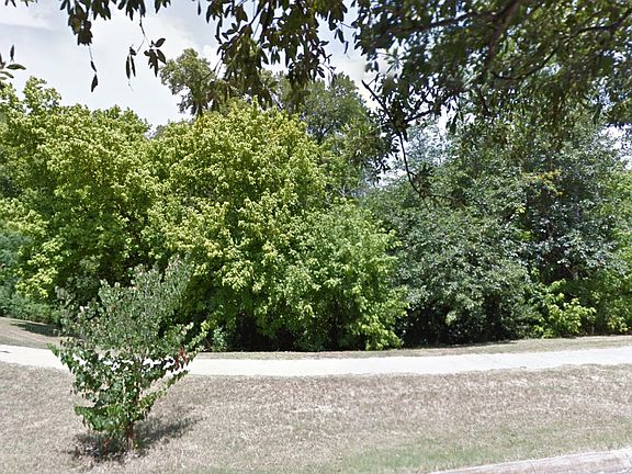 3rd image of 4005 Glenwood Dr