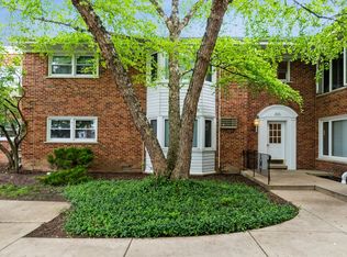 206 N Somerset Ln APT 1F, Arlington Heights, IL 60005