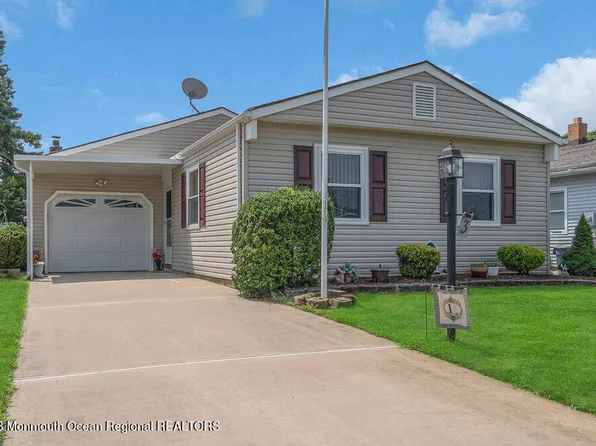 3 Saint Clande Way, Toms River, NJ 08757