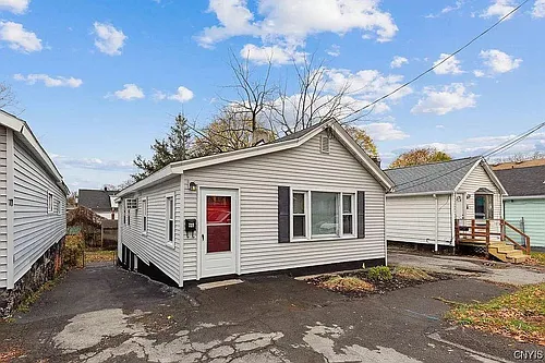 727 N Alvord St #BASEMENT Photo 1