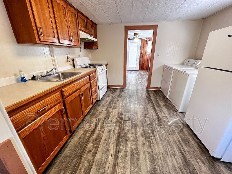 1421 S Brookside Ave Independence, MO, 64052 Apartments for Rent Zillow