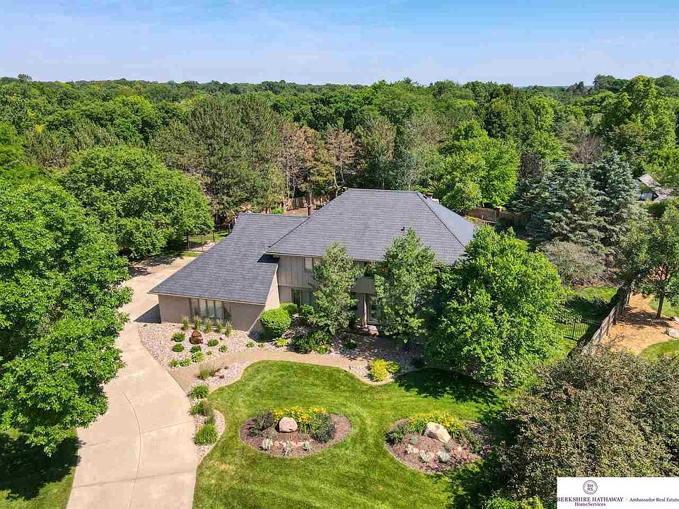1st image of 9718 Ascot Dr