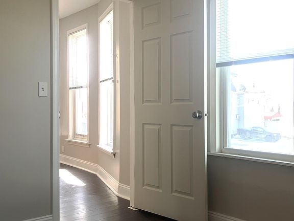 5th image of 765 Oliver St #3